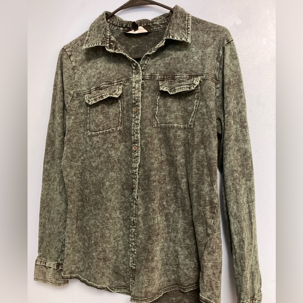 Acid wash button up
